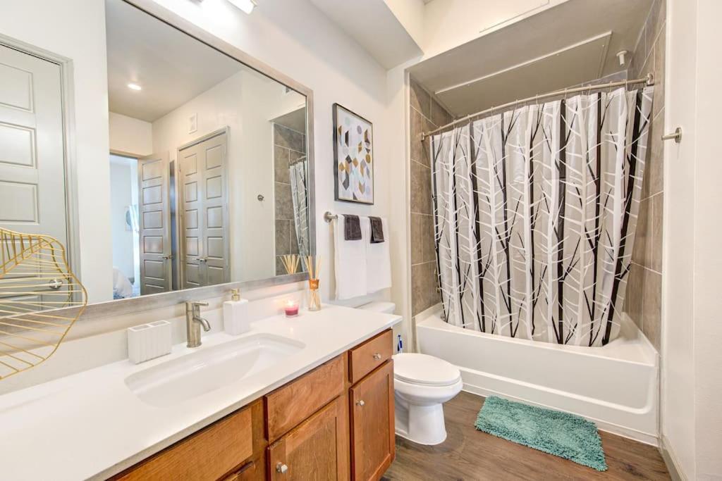 Appartamento Trendy Downtown 1Bd/Freeparking/Wi-Fi/Pool Houston Esterno foto