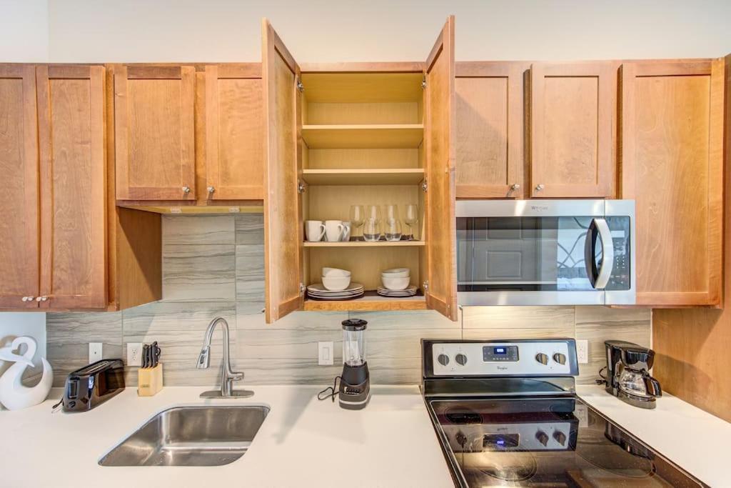 Appartamento Trendy Downtown 1Bd/Freeparking/Wi-Fi/Pool Houston Esterno foto