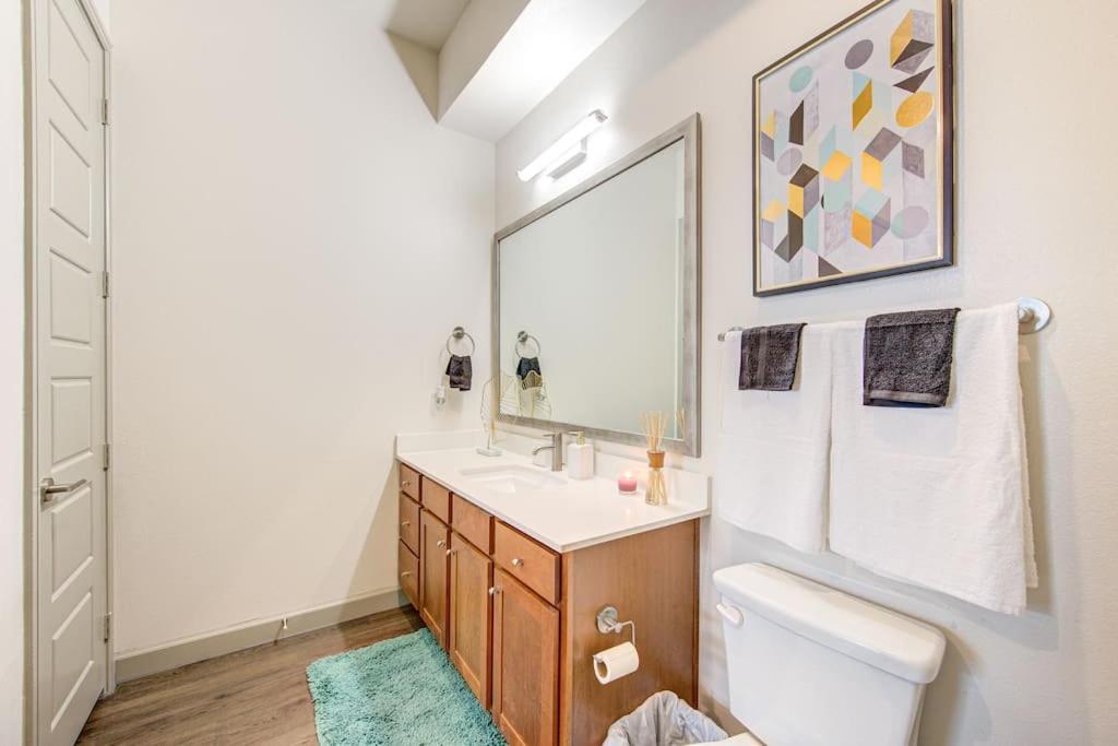 Appartamento Trendy Downtown 1Bd/Freeparking/Wi-Fi/Pool Houston Esterno foto