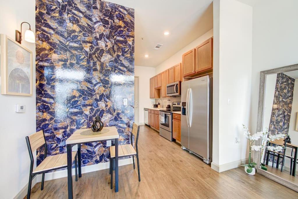 Appartamento Trendy Downtown 1Bd/Freeparking/Wi-Fi/Pool Houston Esterno foto